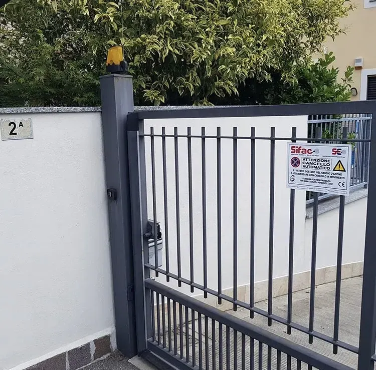Cancelli automatici: Installazione automatismi a Binasco
