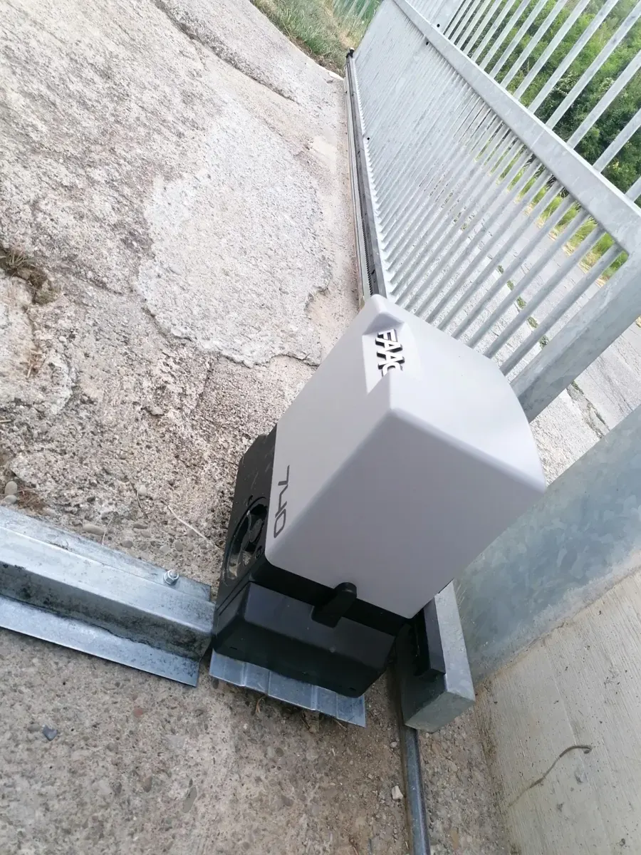Assistenza FAAC a Cesate – intervento su automazione