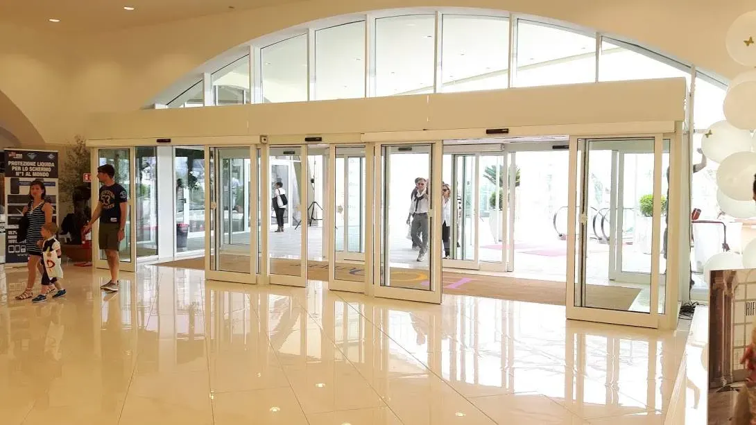 Porta automatica: Automatica battente a Milano