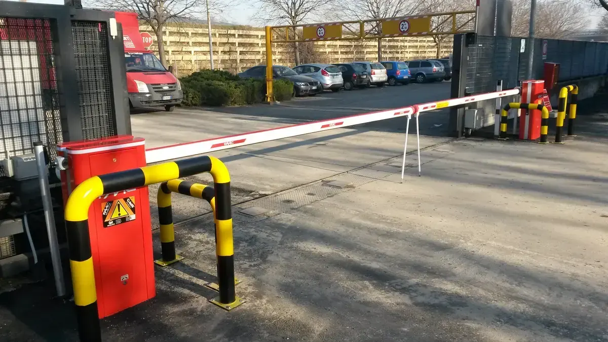 Sbarra automatica: Parcheggio aziendale a Cuggiono